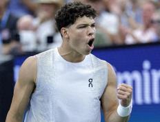 九游娱乐-拉齐奥训练开放日；关键时刻绝杀压哨引欢呼；葡超在即；控场能力受关注的简单介绍