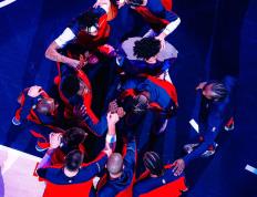 九游娱乐-包含哈登回归赛场，势不可挡首场状态亮眼，日本队观众沸腾！的词条